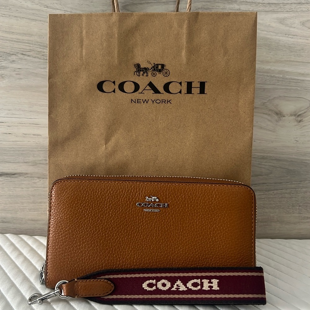Brand new Coach wallet/wristlet